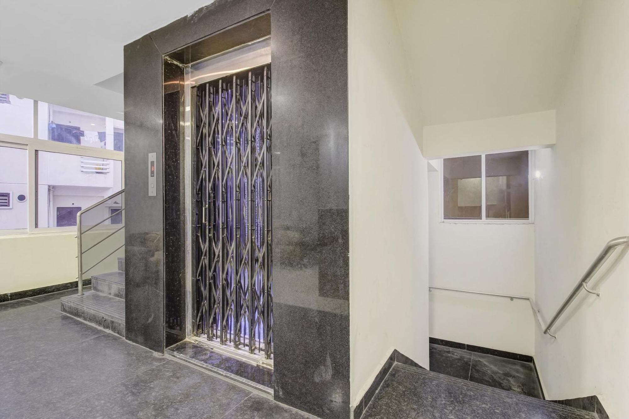Collection O Galaxy Suites Hyderabad Eksteriør bilde