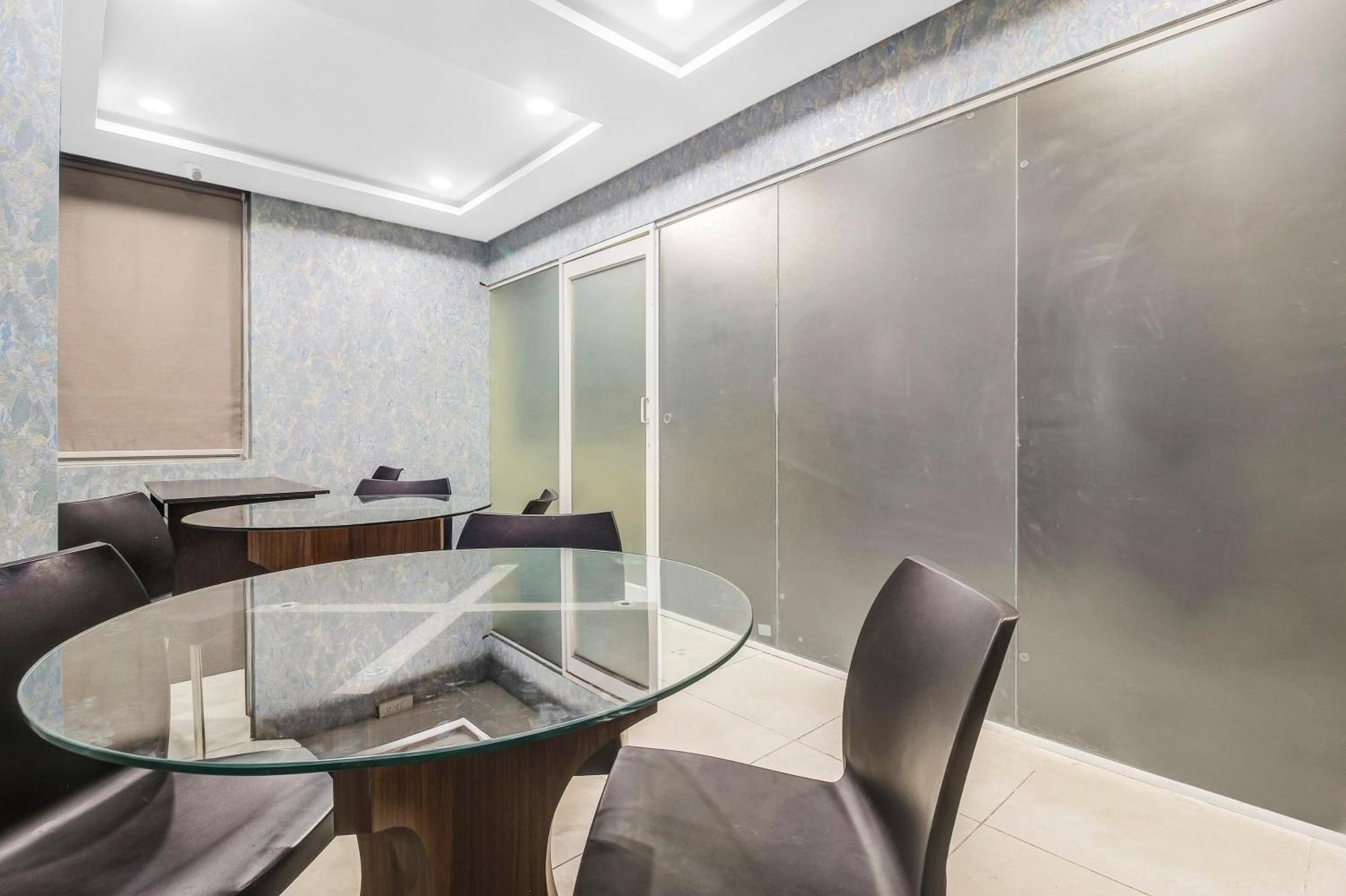 Collection O Galaxy Suites Hyderabad Eksteriør bilde