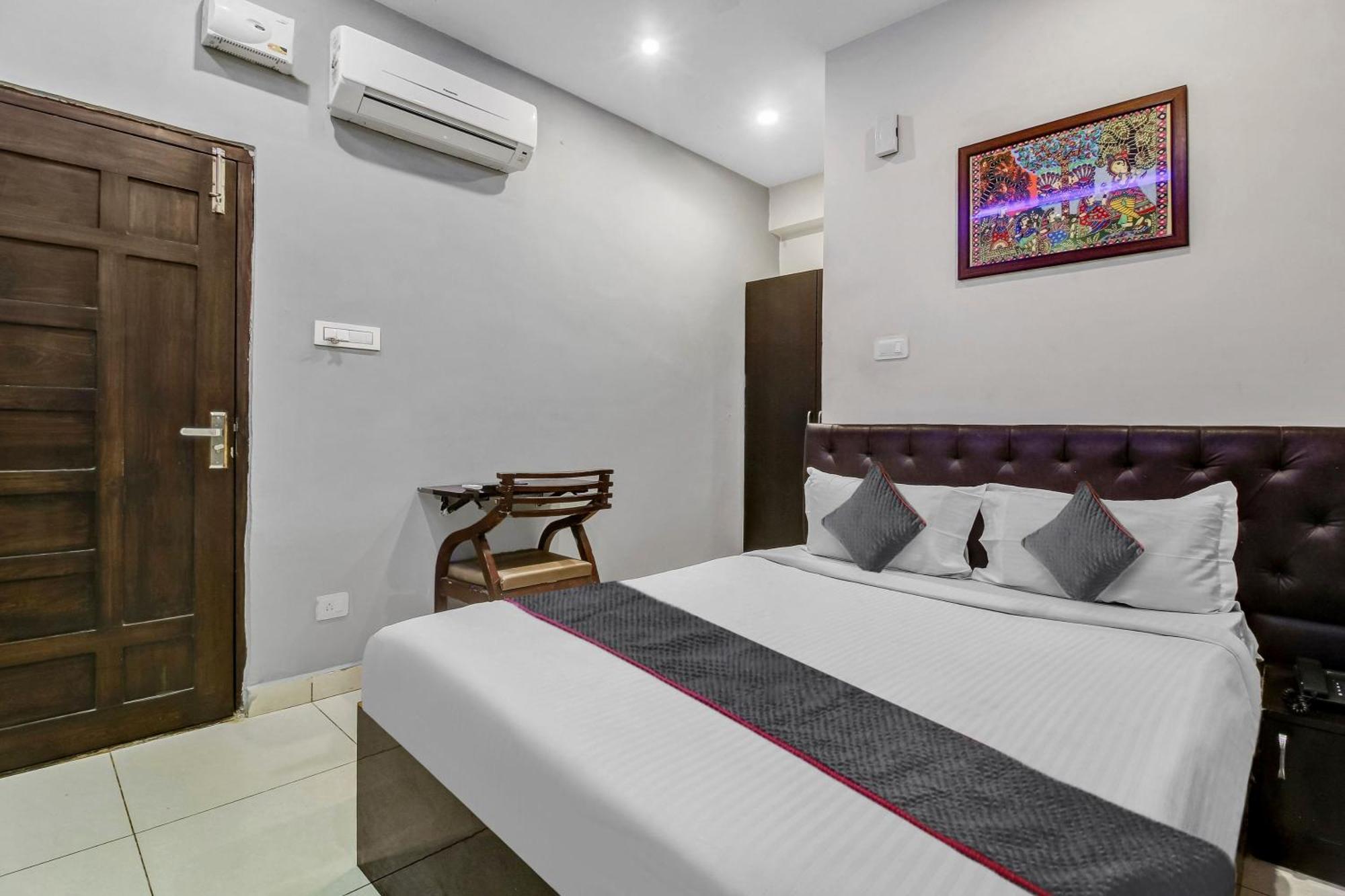 Collection O Galaxy Suites Hyderabad Eksteriør bilde