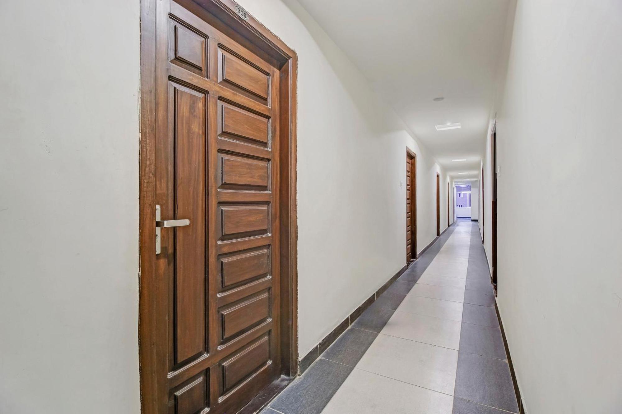 Collection O Galaxy Suites Hyderabad Eksteriør bilde