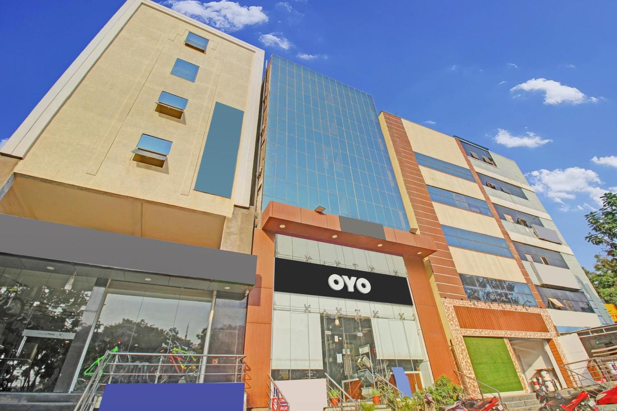 Collection O Galaxy Suites Hyderabad Eksteriør bilde
